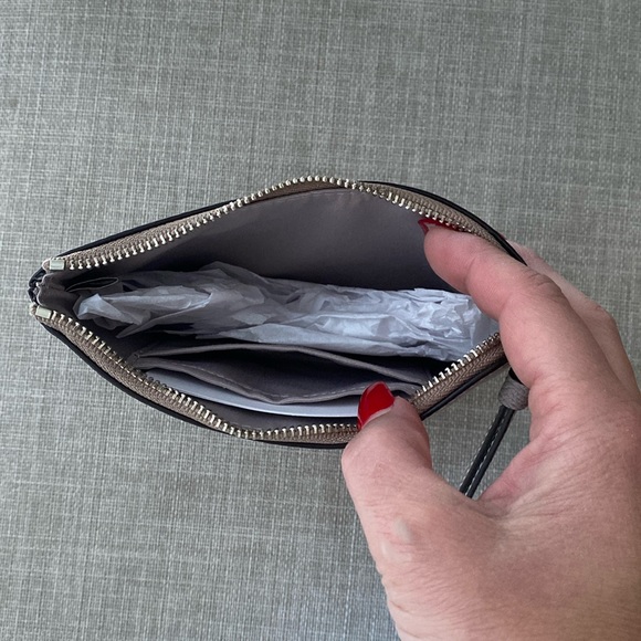 **SOLD!!** COACH CORNER ZIP WRISTLET - Picture 5 of 7